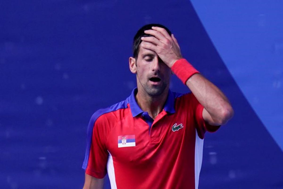 Djokovic cerca del ser expulsado de Australia.