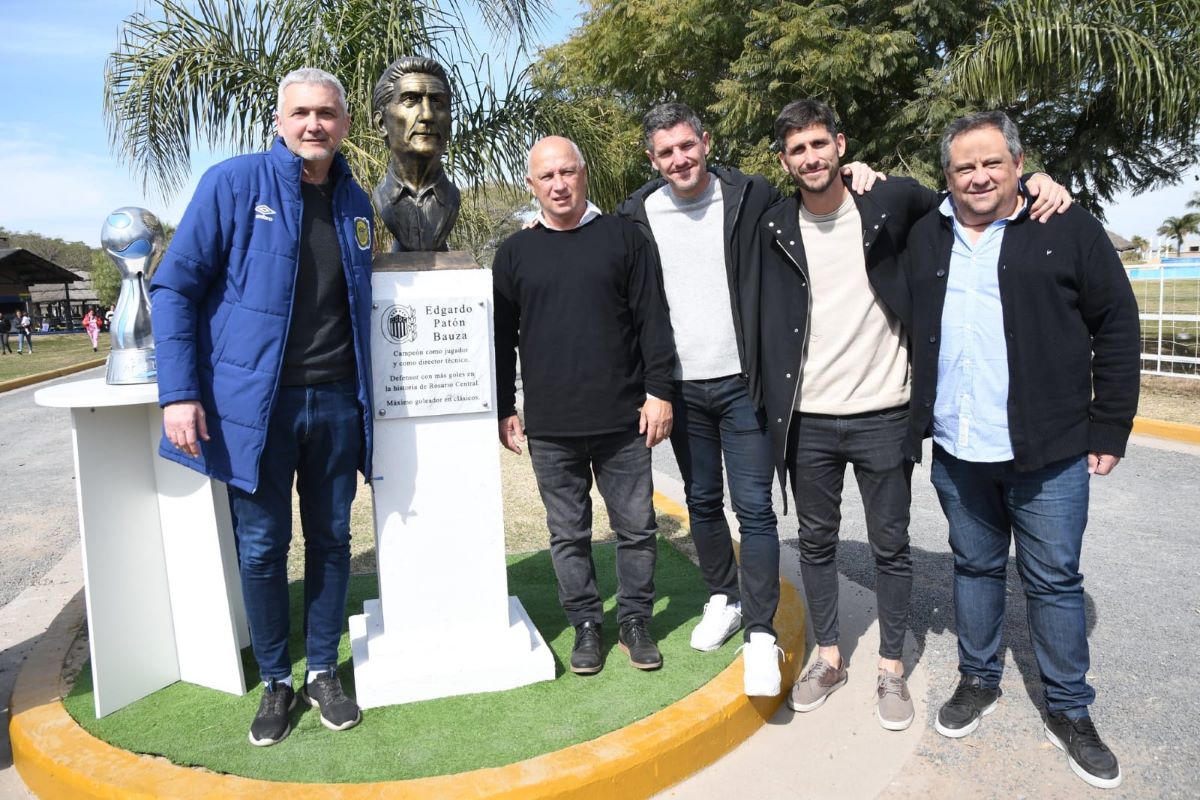 Central inauguró un busto en honor al "Patón" Bauza