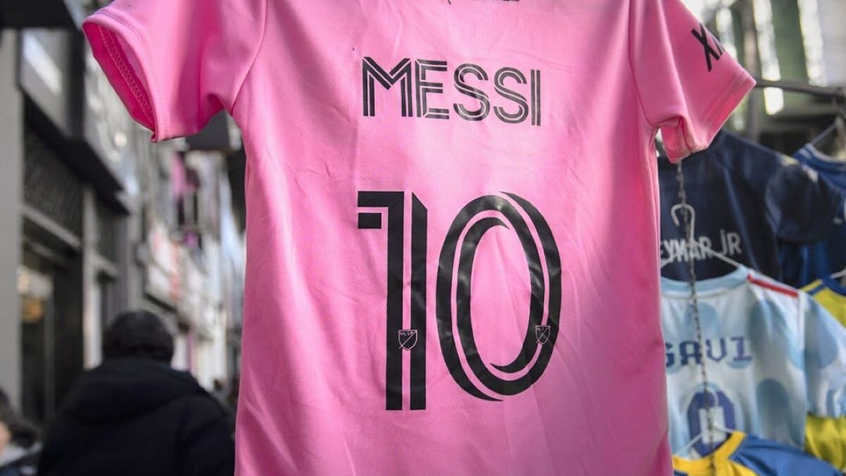 Ya se vende en Rosario la camiseta del Inter con Messi