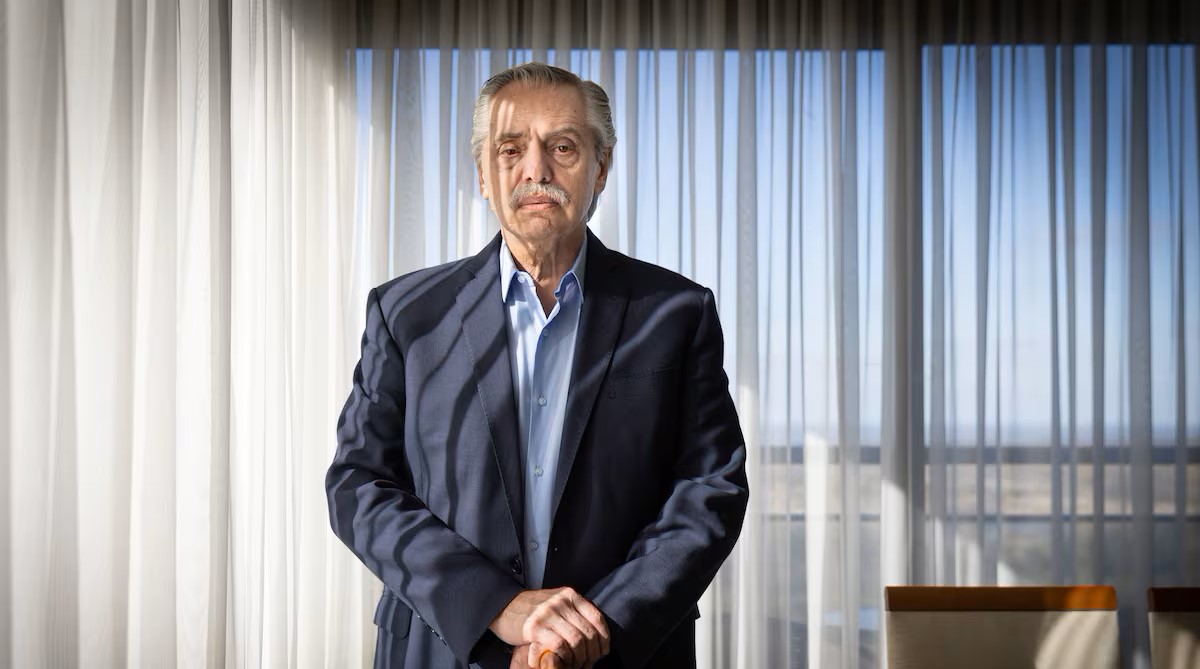 Alberto Fernández nota diario El País